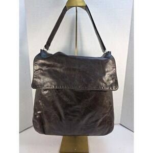 M0851 Crinkle Leather PM24 Flap Messenger Bag In Brown